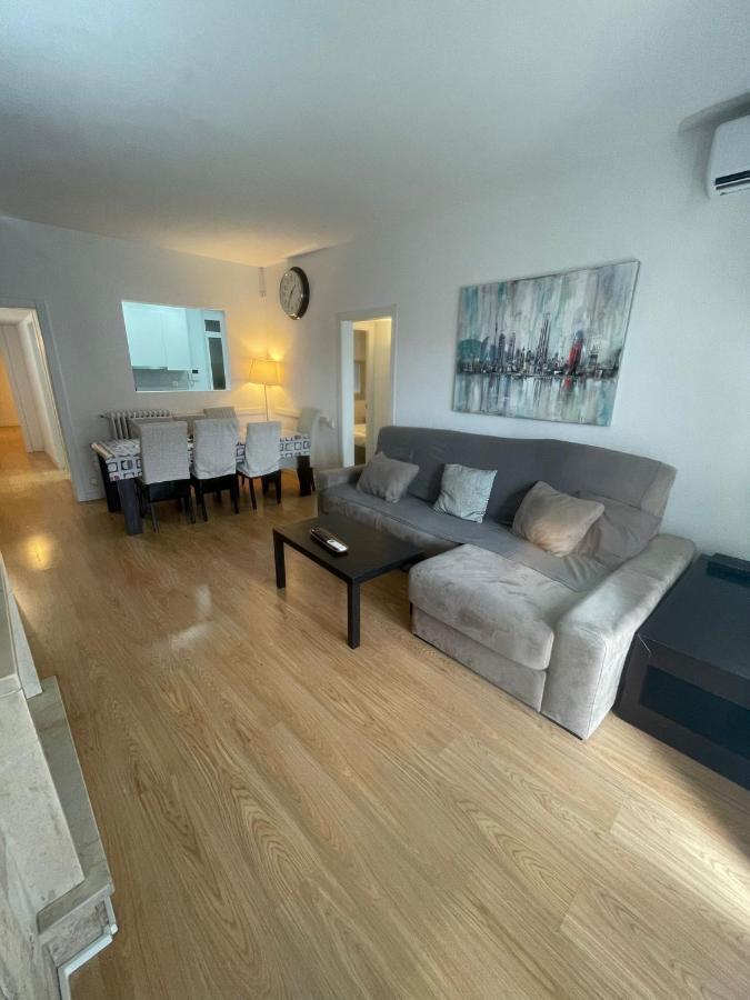 Family-Friendly Home In Central Barcelona 4Bdr Екстериор снимка