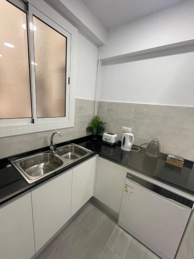 Family-Friendly Home In Central Barcelona 4Bdr Екстериор снимка