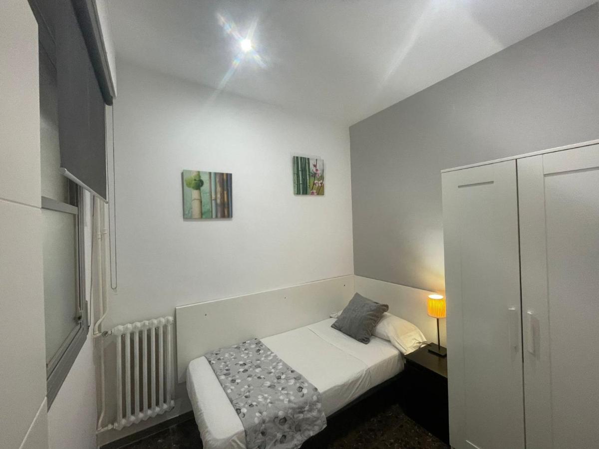 Family-Friendly Home In Central Barcelona 4Bdr Екстериор снимка