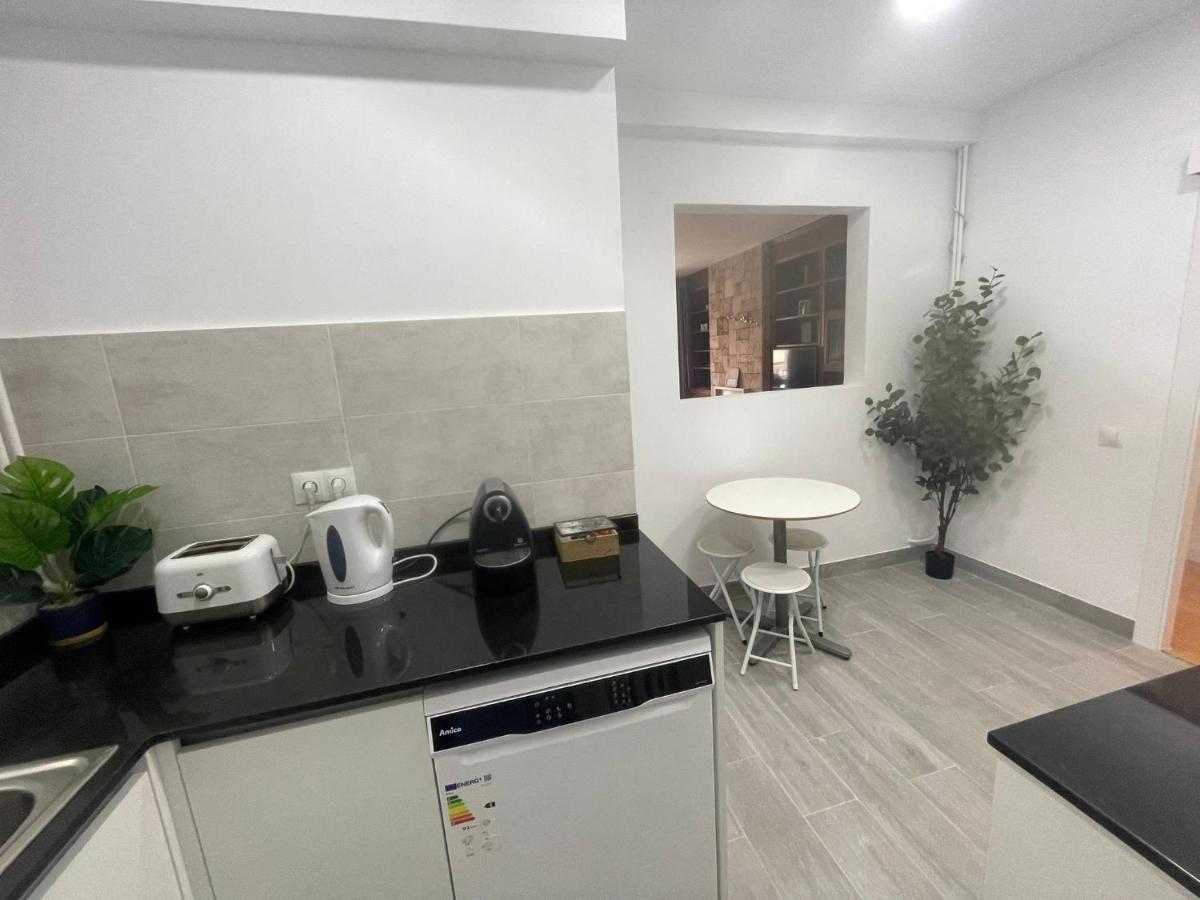 Family-Friendly Home In Central Barcelona 4Bdr Екстериор снимка