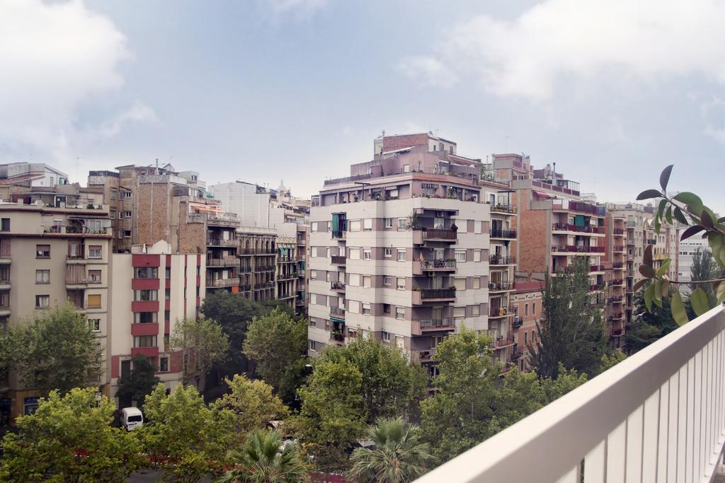 Family-Friendly Home In Central Barcelona 4Bdr Екстериор снимка
