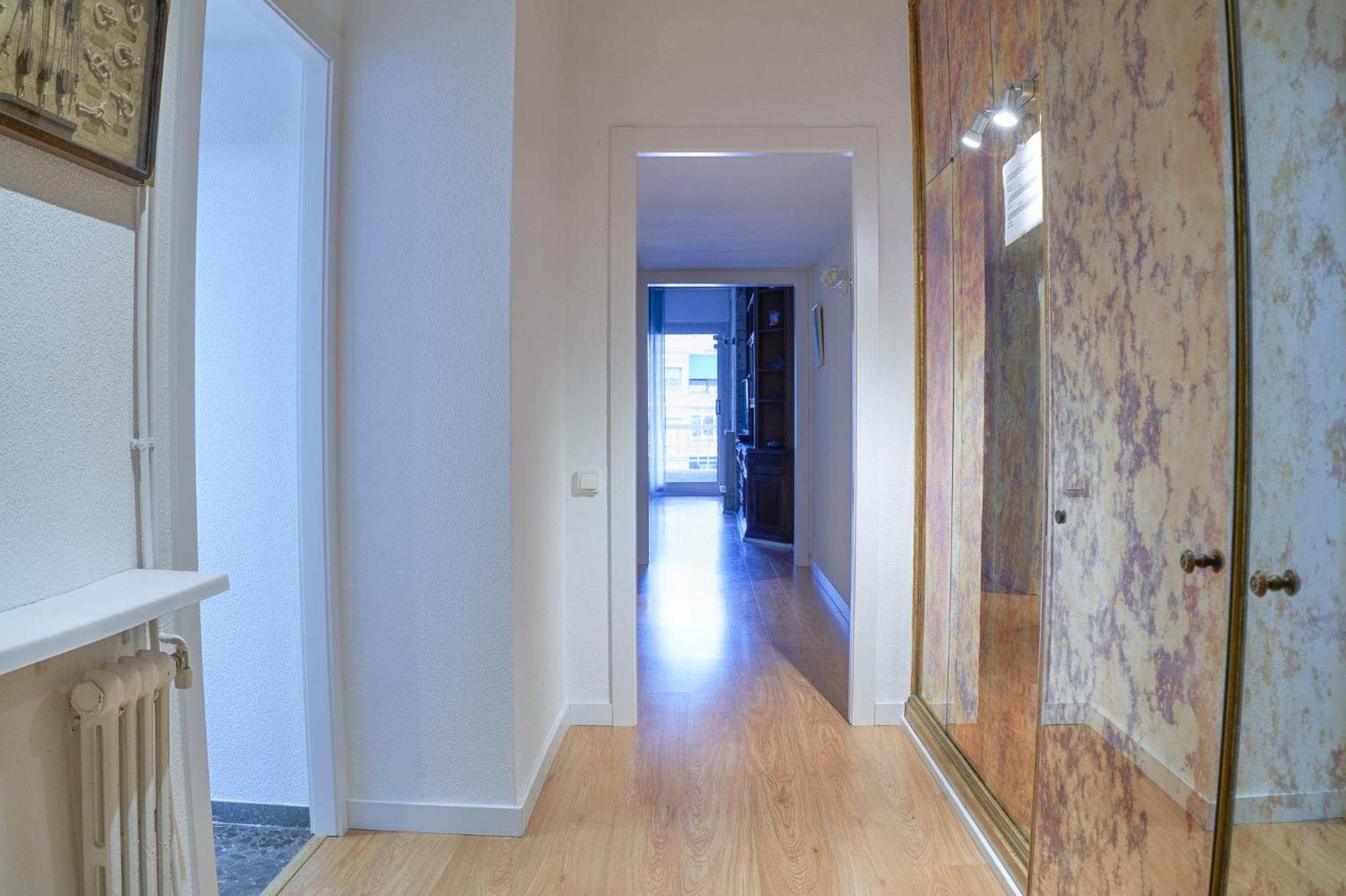 Family-Friendly Home In Central Barcelona 4Bdr Екстериор снимка