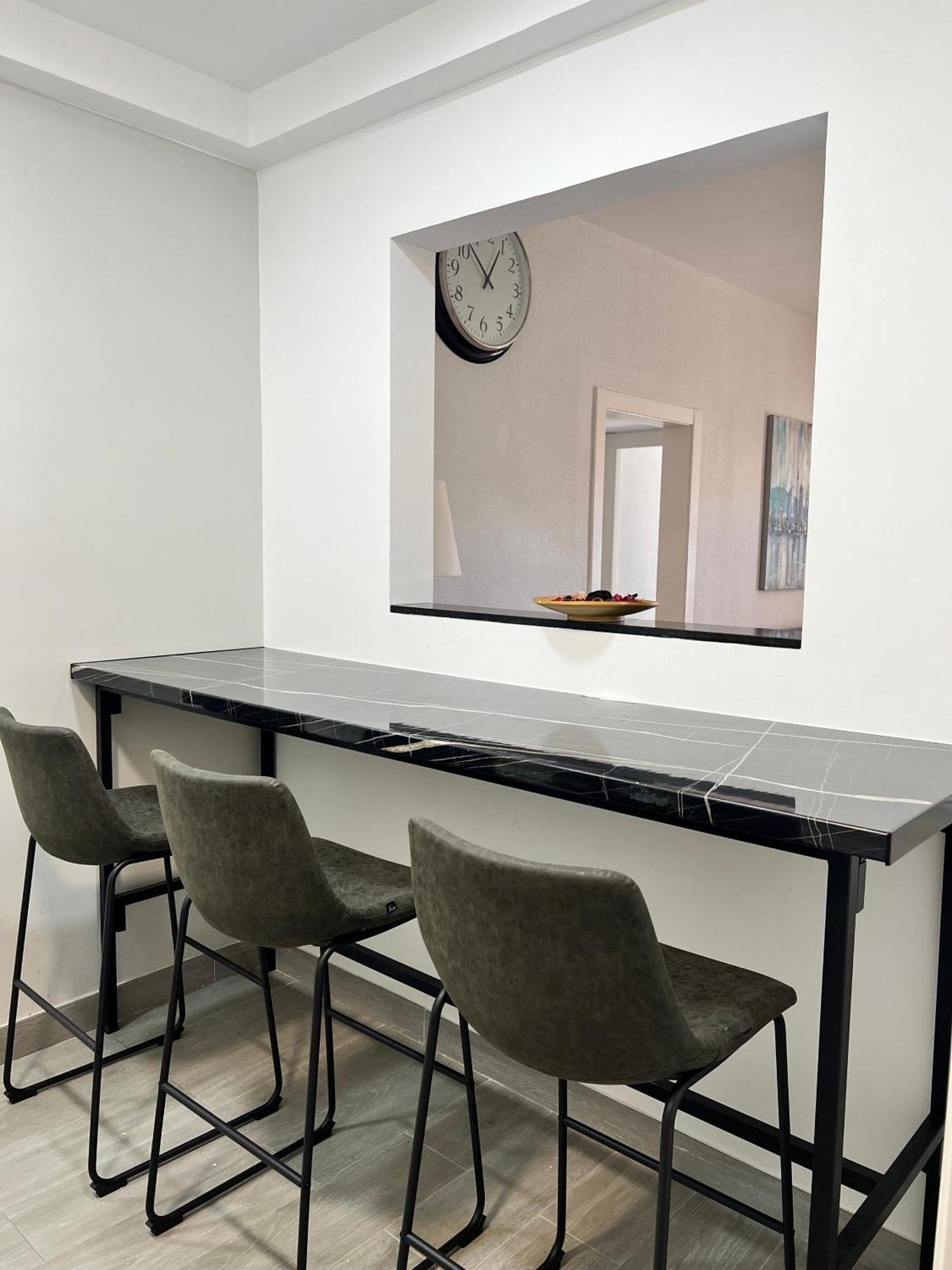 Family-Friendly Home In Central Barcelona 4Bdr Екстериор снимка