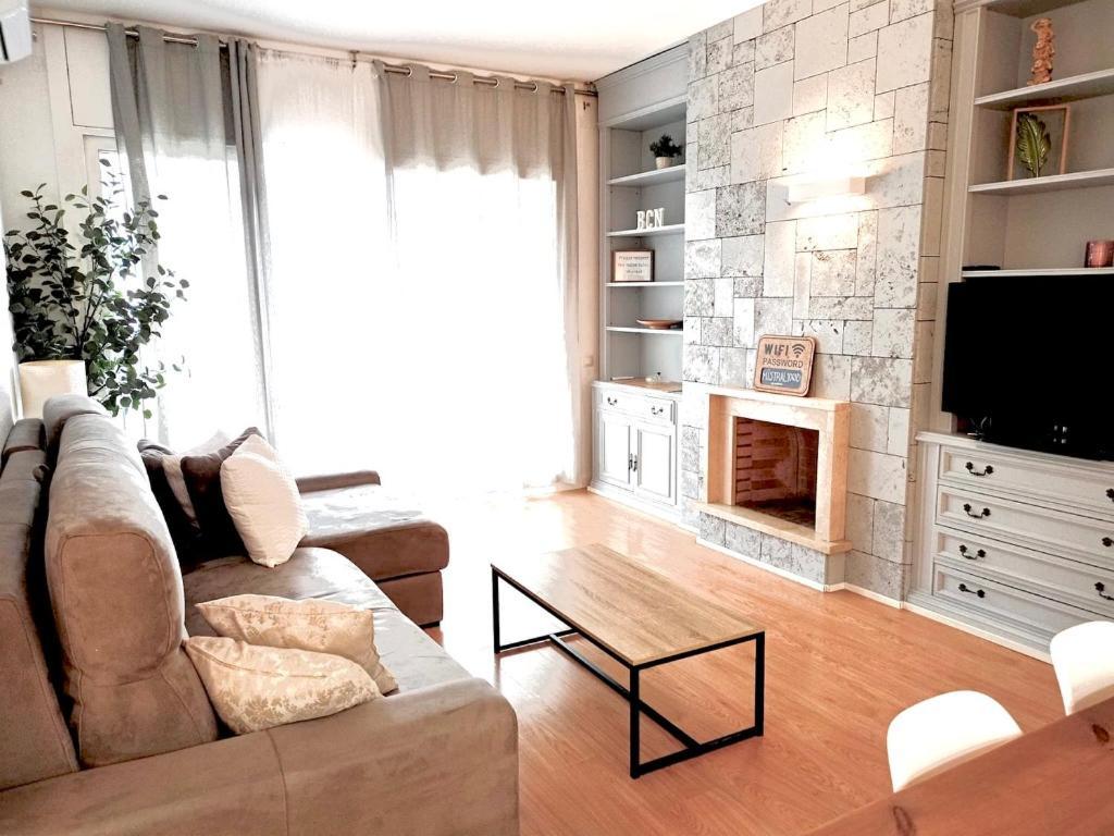 Family-Friendly Home In Central Barcelona 4Bdr Екстериор снимка