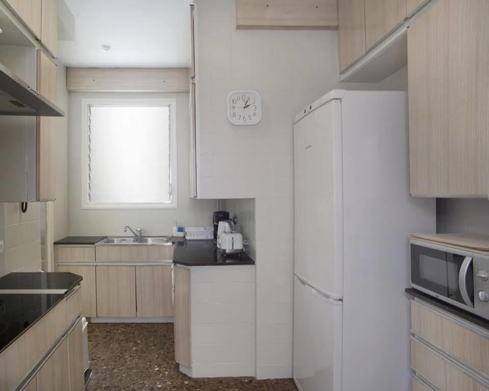 Family-Friendly Home In Central Barcelona 4Bdr Екстериор снимка
